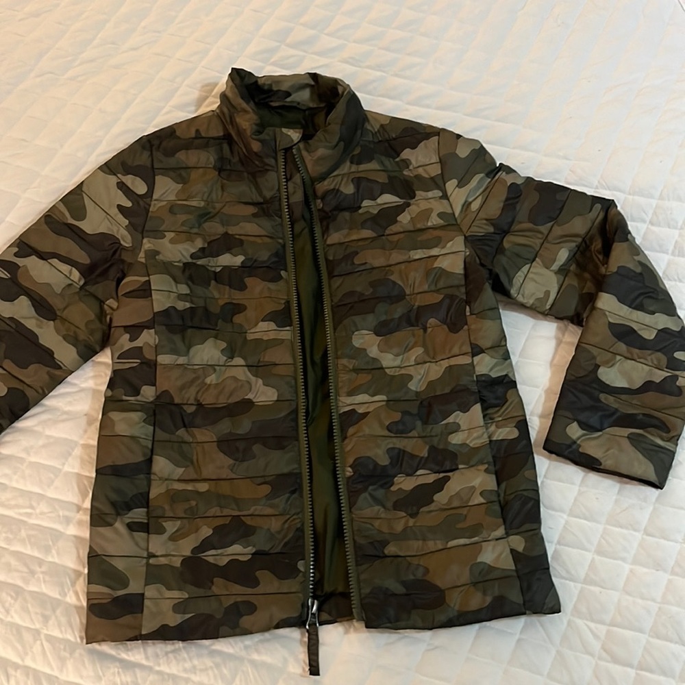 Lands end jacket . Camo green in color. Size S ( 8 )